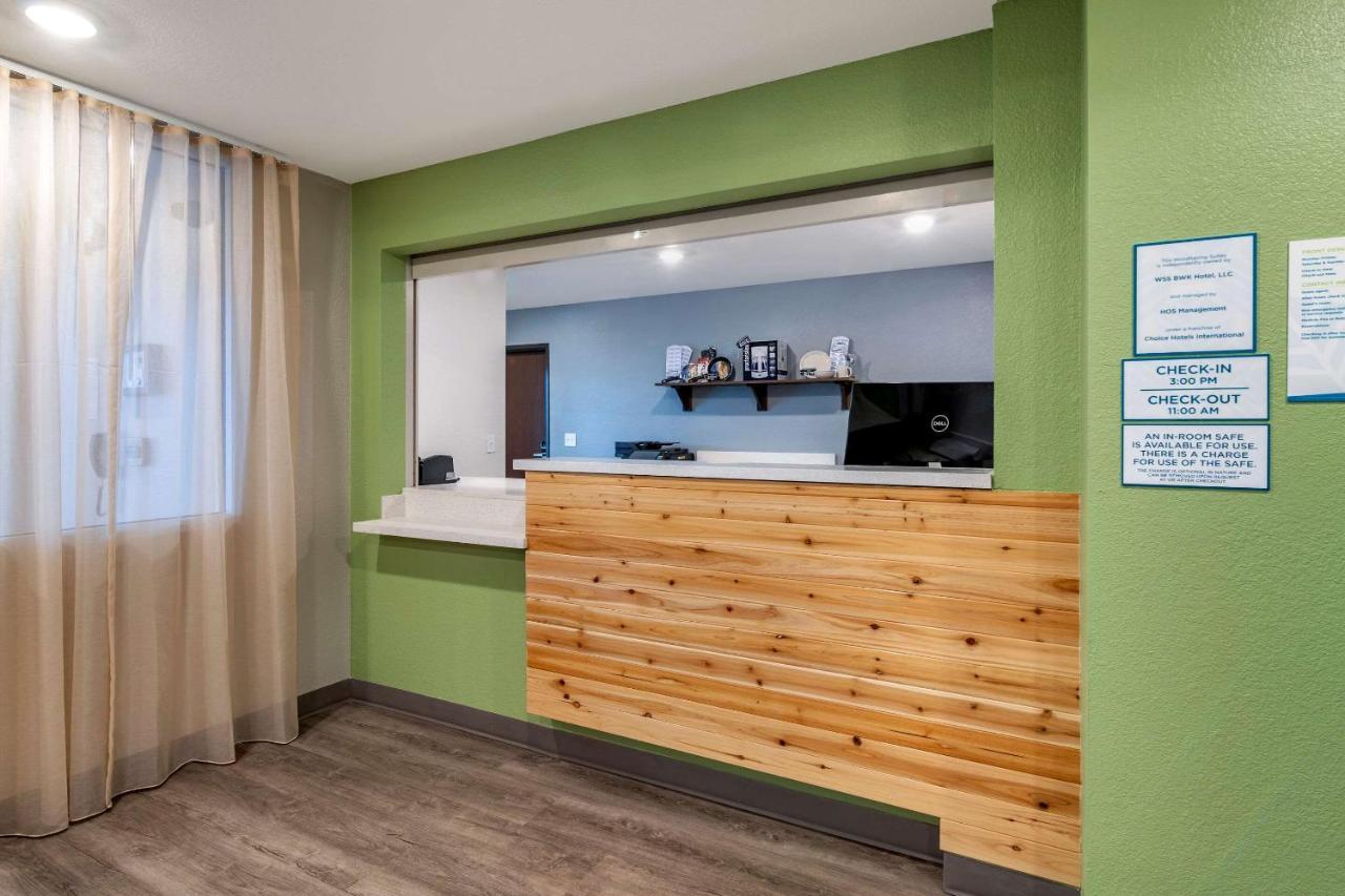 Woodspring Suites Brunswick Exterior photo