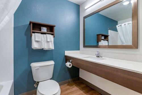 Woodspring Suites Brunswick Exterior photo
